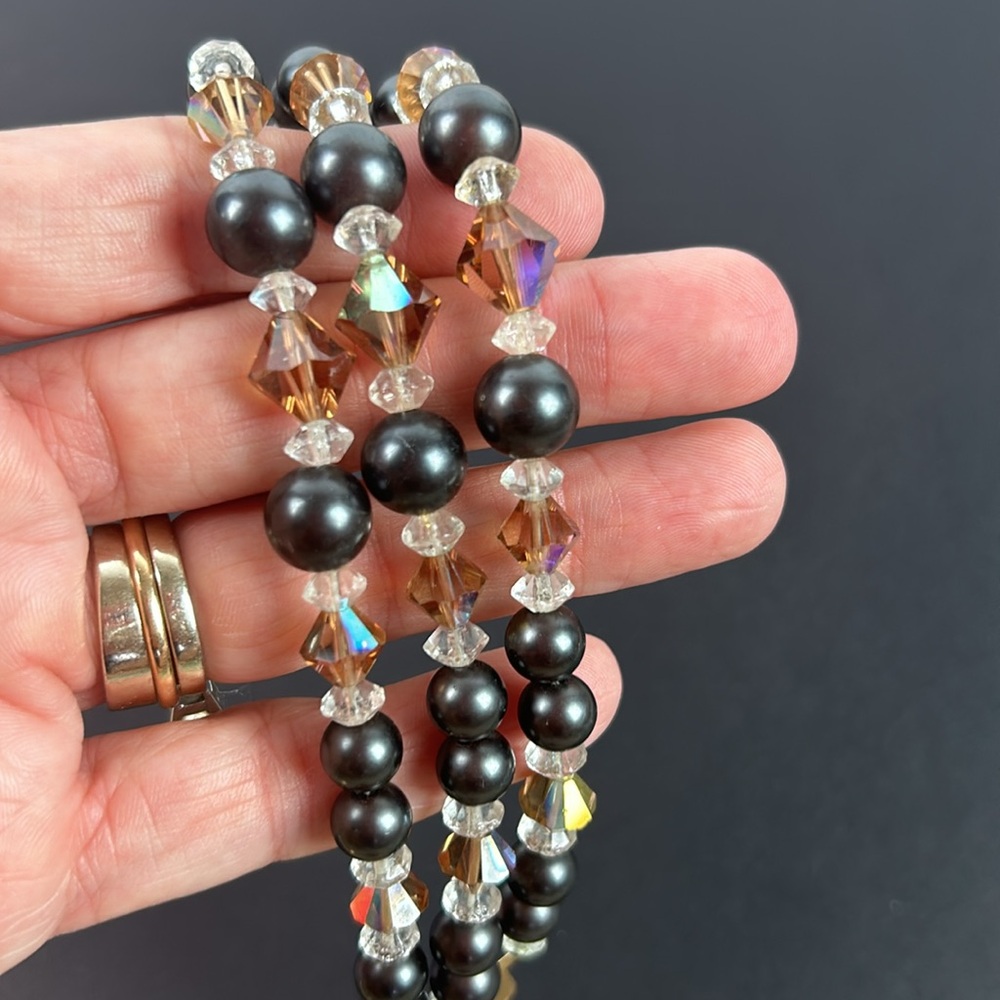 Vintage triple strand crystal faux pearl bracelet - Picture 6 of 7